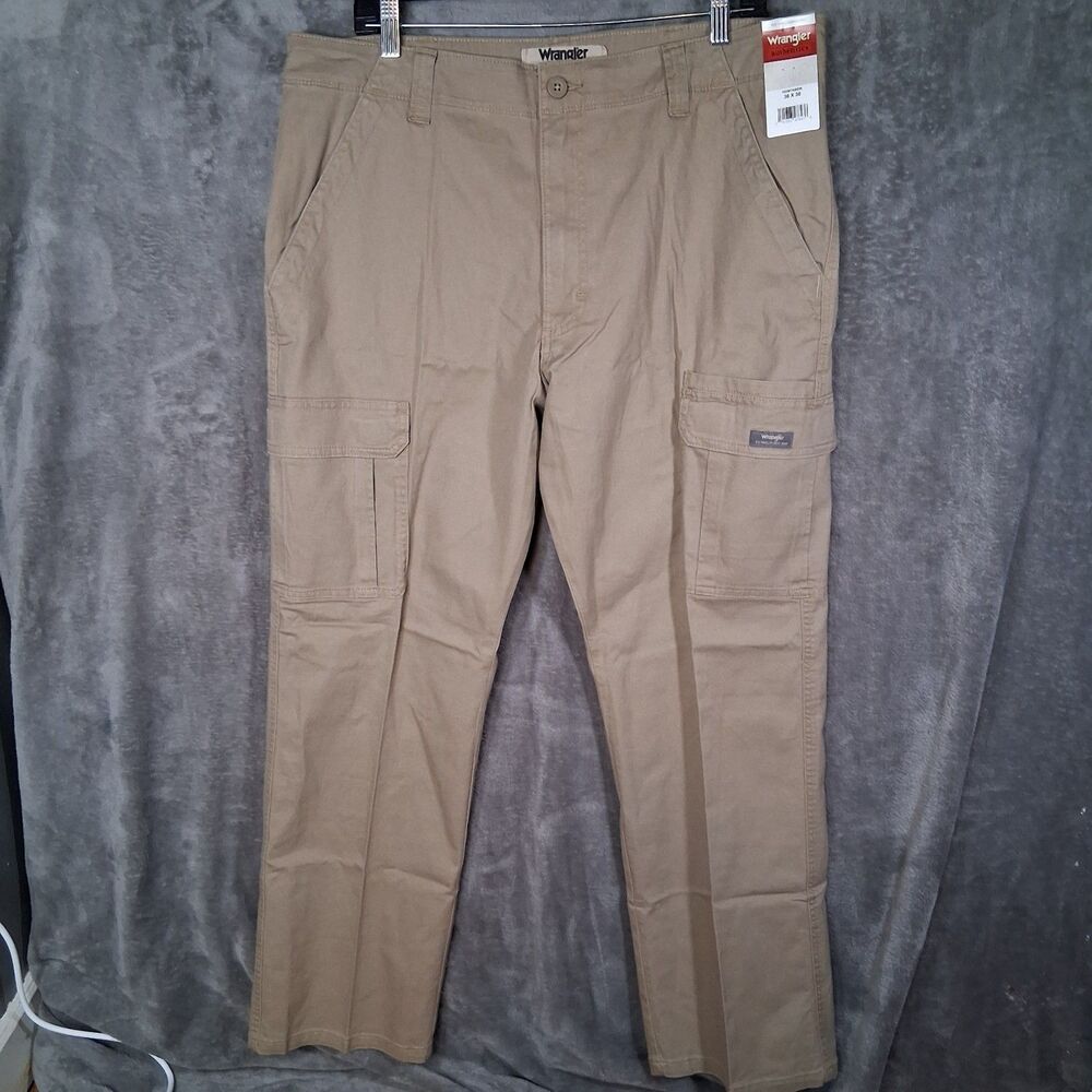 NWT Wrangler Relax Fit Stretch‎ Classic Cargo Pants Mens 36x30 Inseam Beige